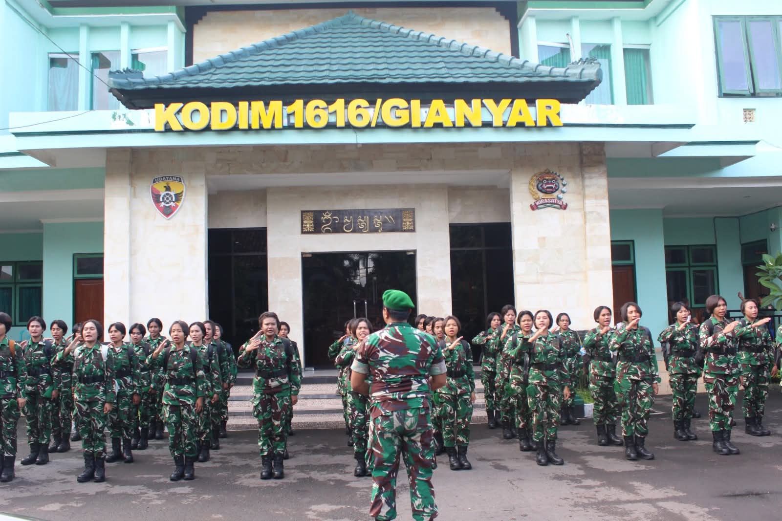 90c2024b-a9d5-4fff-ae01-c26e8138cec3