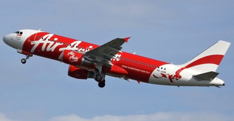 20161017Indonesia_AirAsia_Airbus_A320_Spijkers-2-780x405